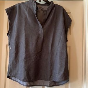 Figs uniform top